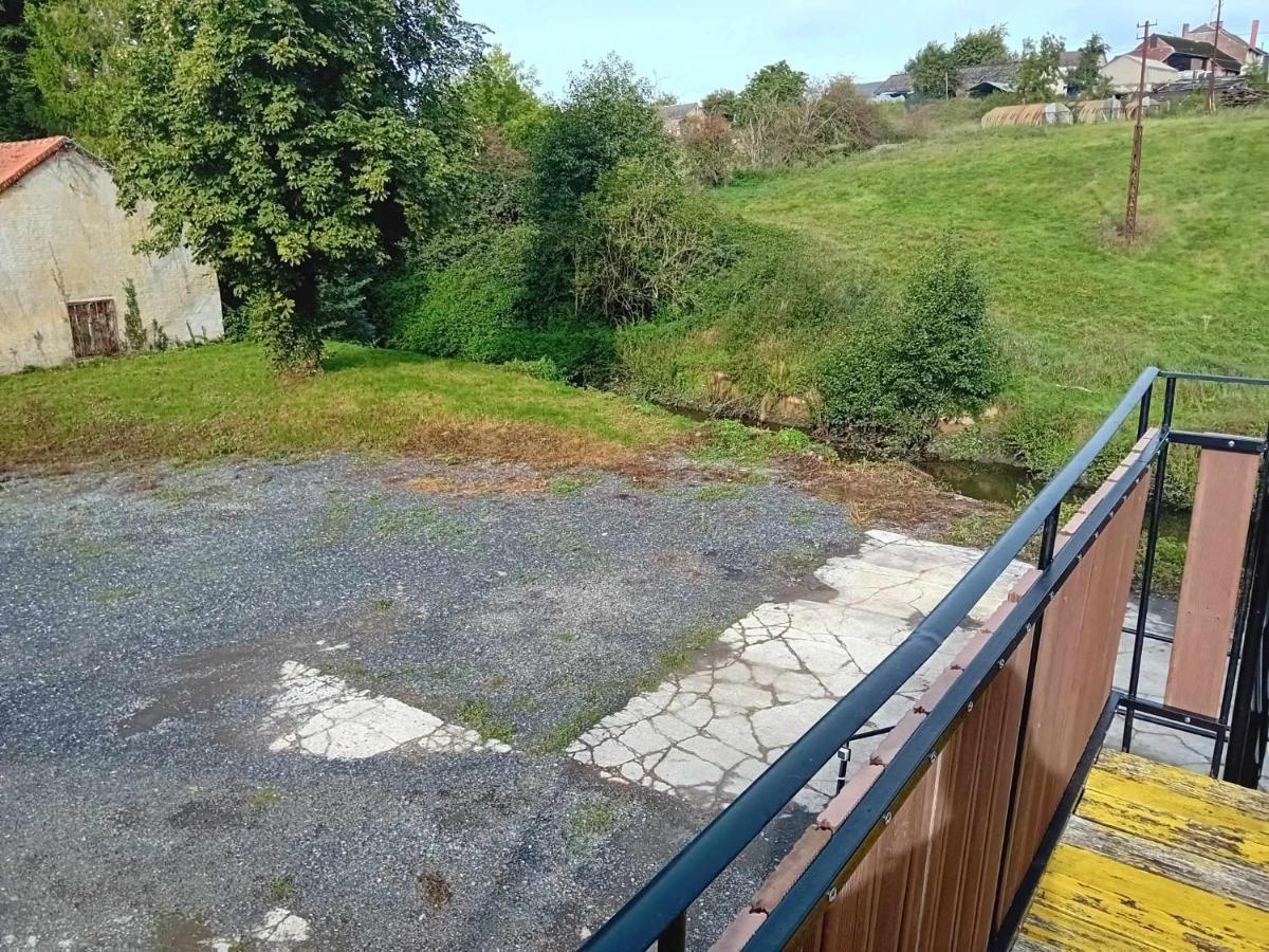 Grand Appartement Avec Terrasse Wignehies エクステリア 写真